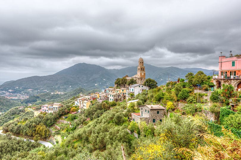 Das kleine Dorf Legnaro in Ligurien oberhalb von Cinque Terre